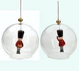 Στολίδι στρατιώτης σε γυάλινη μπάλλα,8cm BL383